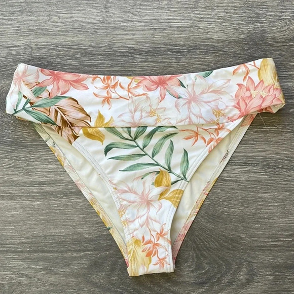 Rip Curl La Bonita Reversible Crop & Hi Waist Cheeky Bottom, bone - Picture 8 of 15